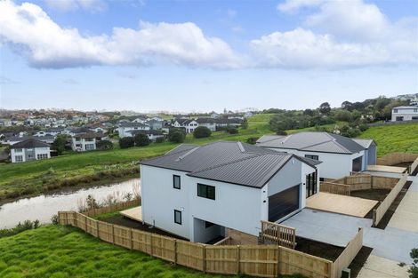 Photo of property in 26 Whakairo Crescent, Gulf Harbour, 0930