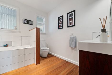 Photo of property in 15 Karitane Drive, Cashmere, Christchurch, 8022