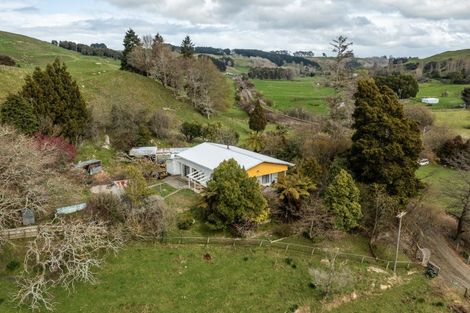 Photo of property in 19 Gordon Terrace, Hunterville, 4730