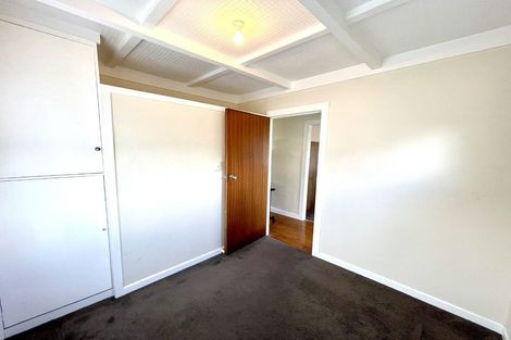 Photo of property in 1 Garadice Road, Rothesay Bay, Auckland, 0630