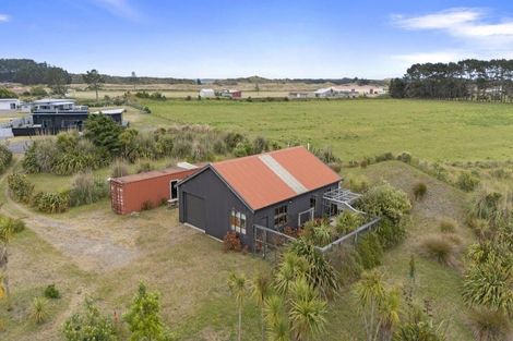 Photo of property in 104 Bergin Road, Foxton, 4814