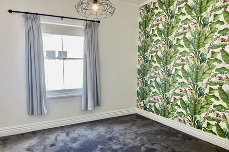 Photo of property in 131 Shakespeare Road, Bluff Hill, Napier, 4110