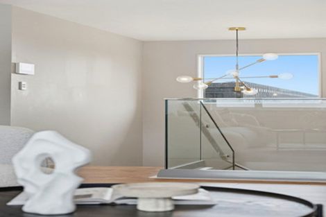 Photo of property in 17a Lake Pupuke Drive, Takapuna, Auckland, 0622