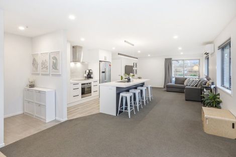 Photo of property in 28 Evelyn Crescent, Marshland, Christchurch, 8083