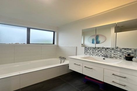 Photo of property in 2/383 Bucklands Road, Bucklands Beach, Auckland, 2012