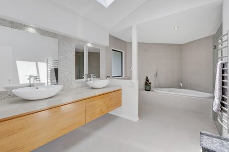 Photo of property in 371b Mangorei Road, Merrilands, New Plymouth, 4312