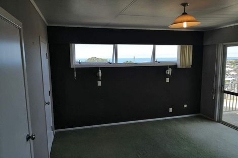 Photo of property in 32 Crownhill Street, Spotswood, New Plymouth, 4310