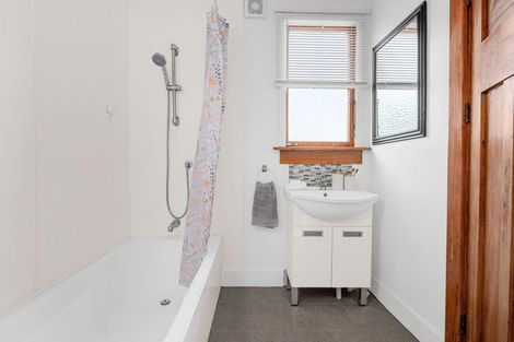 Photo of property in 21 Makomako Street, Frankton, Hamilton, 3204