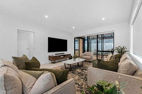 Photo of property in 33 Kabardin Street, Karaka, Papakura, 2113