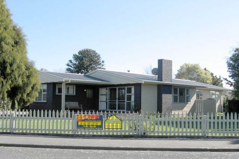 Photo of property in 16 Reading Street, Greytown, 5712