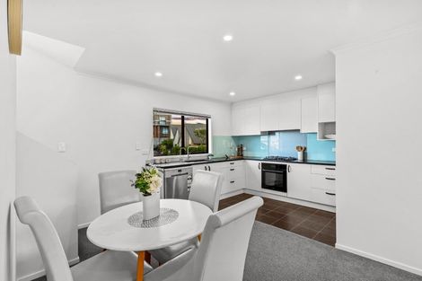 Photo of property in St Claire Village, 10/172 Mcleod Road, Te Atatu South, Auckland, 0610
