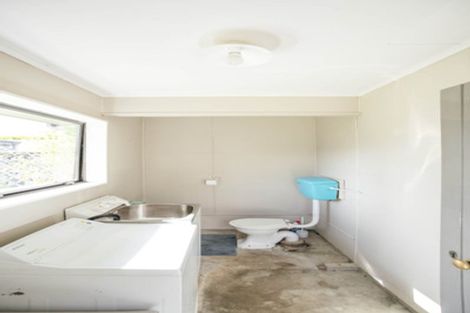 Photo of property in 39 Home Street, Manapouri, 9679