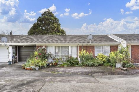 Photo of property in 2/729 Te Atatu Road, Te Atatu Peninsula, Auckland, 0610