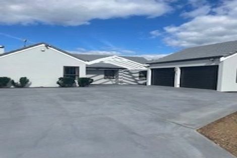 Photo of property in 96 Carnoustie Drive, Wattle Downs, Auckland, 2103