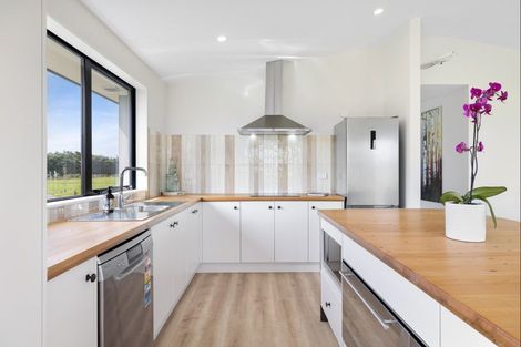 Photo of property in 1843 Thongcaster Road, Burnt Hill, 7495