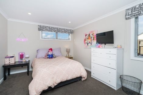 Photo of property in 5 Heritage Place, Terrace End, Palmerston North, 4410