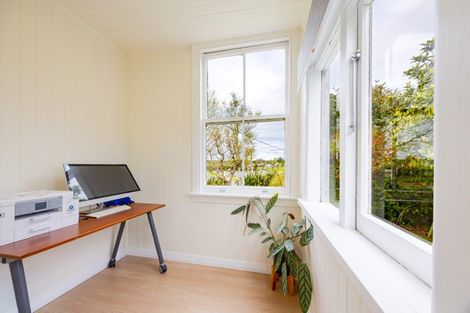 Photo of property in 16 Tamumu Road, Waipawa, 4210