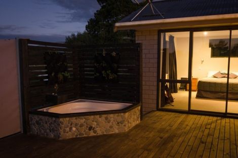 Photo of property in 22 Snodgrass Road, Westport, 7892