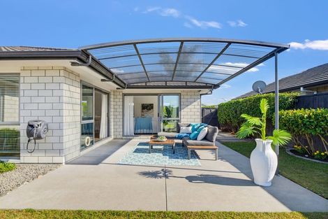 Photo of property in 30 Harding Drive, Papamoa Beach, Papamoa, 3118