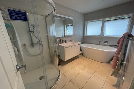 Photo of property in 16 Munstead Place, Hillcrest, Auckland, 0627