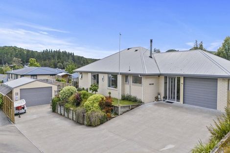 Photo of property in 118 Milton Terrace, Picton, 7220