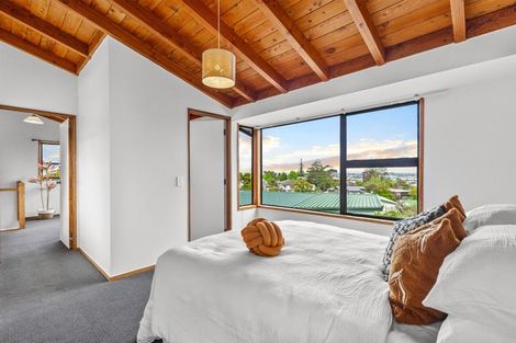 Photo of property in 1/86 Waimumu Road, Massey, Auckland, 0614