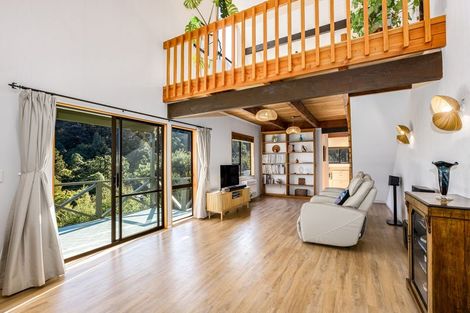 Photo of property in 126a Cheviot Road, Lowry Bay, Lower Hutt, 5013