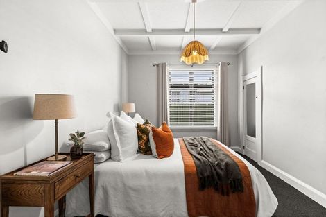 Photo of property in 15 Taradale Road, Marewa, Napier, 4110