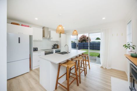 Photo of property in 37 Waterloo Crescent, Hokowhitu, Palmerston North, 4410