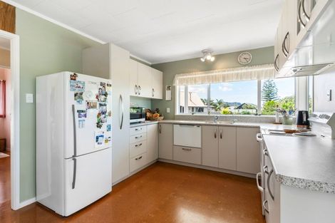 Photo of property in 216 Patuwai Drive, Whangamata, 3620