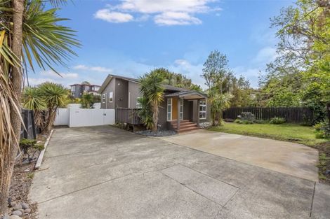 Photo of property in 31 Oteha Valley Road, Northcross, Auckland, 0632