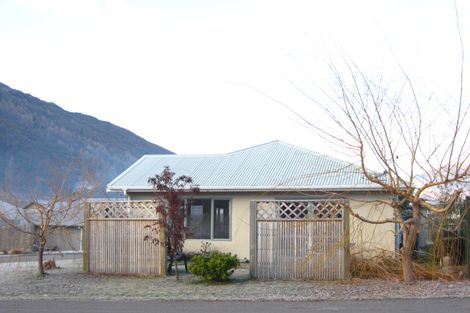 Photo of property in 12 Alexander Place, Arrowtown, 9302