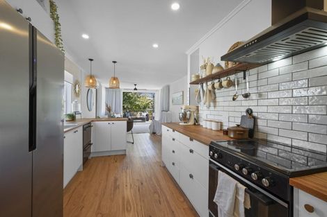 Photo of property in 7 Belt Road, Moturoa, New Plymouth, 4310
