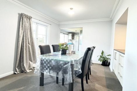 Photo of property in 51 Rua Road, Glen Eden, Auckland, 0602