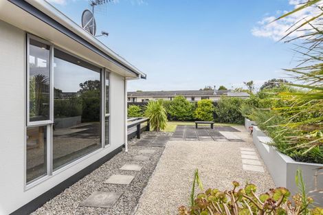 Photo of property in 11 Hadfield Place, Paraparaumu Beach, Paraparaumu, 5032