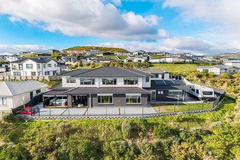 Photo of property in 10 Omaka Place, Aotea, Porirua, 5024
