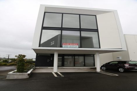 Photo of property in 1/86 Hurlstone Drive, Waiwhakaiho, New Plymouth, 4312