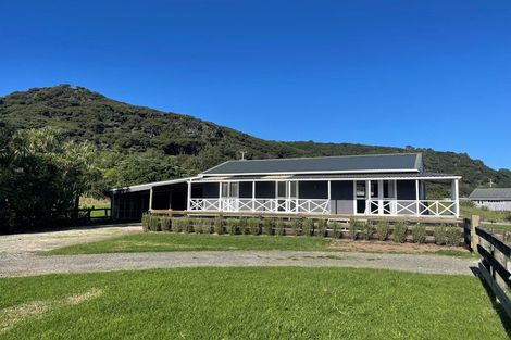Photo of property in 12 Constable Road, Muriwai, Waimauku, 0881