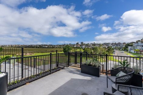 Photo of property in 8/4 Ngaroma House Drive, Hobsonville, Auckland, 0616