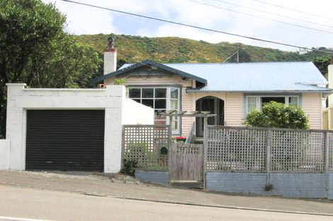 Photo of property in 24 Eden Street, Island Bay, Wellington, 6023