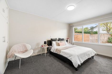Photo of property in 27 Tuirau Place, Ilam, Christchurch, 8041