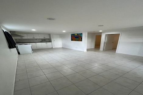 Photo of property in 10 Bishop Street, Green Bay, Auckland, 0604