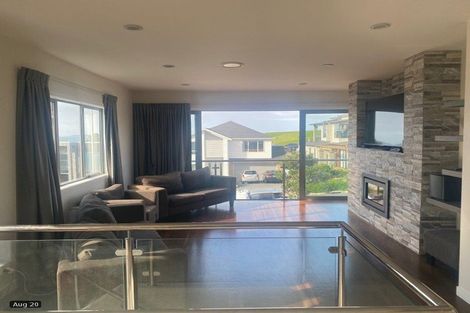 Photo of property in 70 Headland Drive, Long Bay, Auckland, 0630