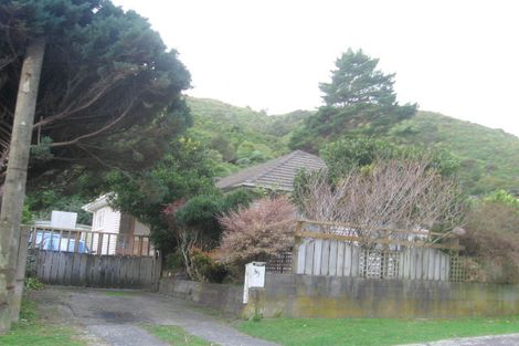 Photo of property in 35 Sunny Grove, Wainuiomata, Lower Hutt, 5014