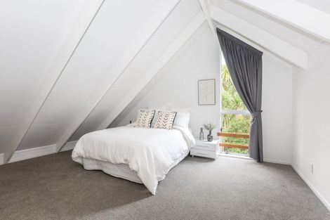 Photo of property in 54f2 Hungerford Road, Houghton Bay, Wellington, 6023