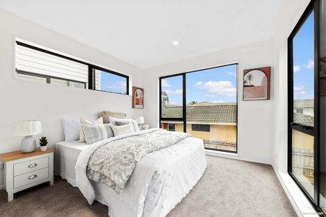 Photo of property in 7b Queen Mary Avenue, New Lynn, Auckland, 0600