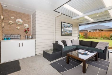 Photo of property in 26 Jelas Drive, Riverhead, 0820