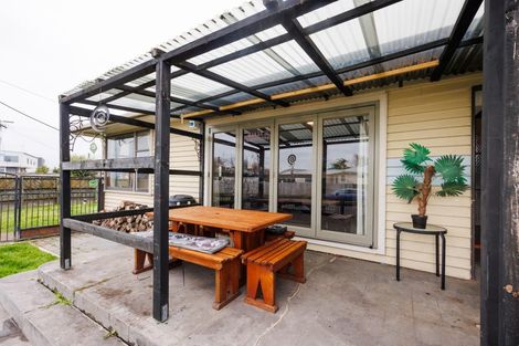 Photo of property in 8 Flint Street, Milson, Palmerston North, 4414