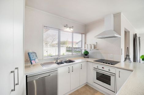 Photo of property in 30a Taylor Terrace, St Andrews, Hamilton, 3200