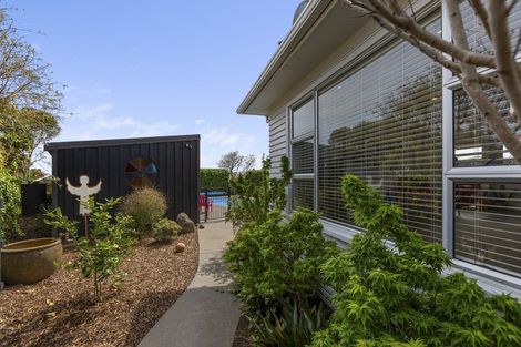 Photo of property in 8 Blenheim Place, Vogeltown, New Plymouth, 4310